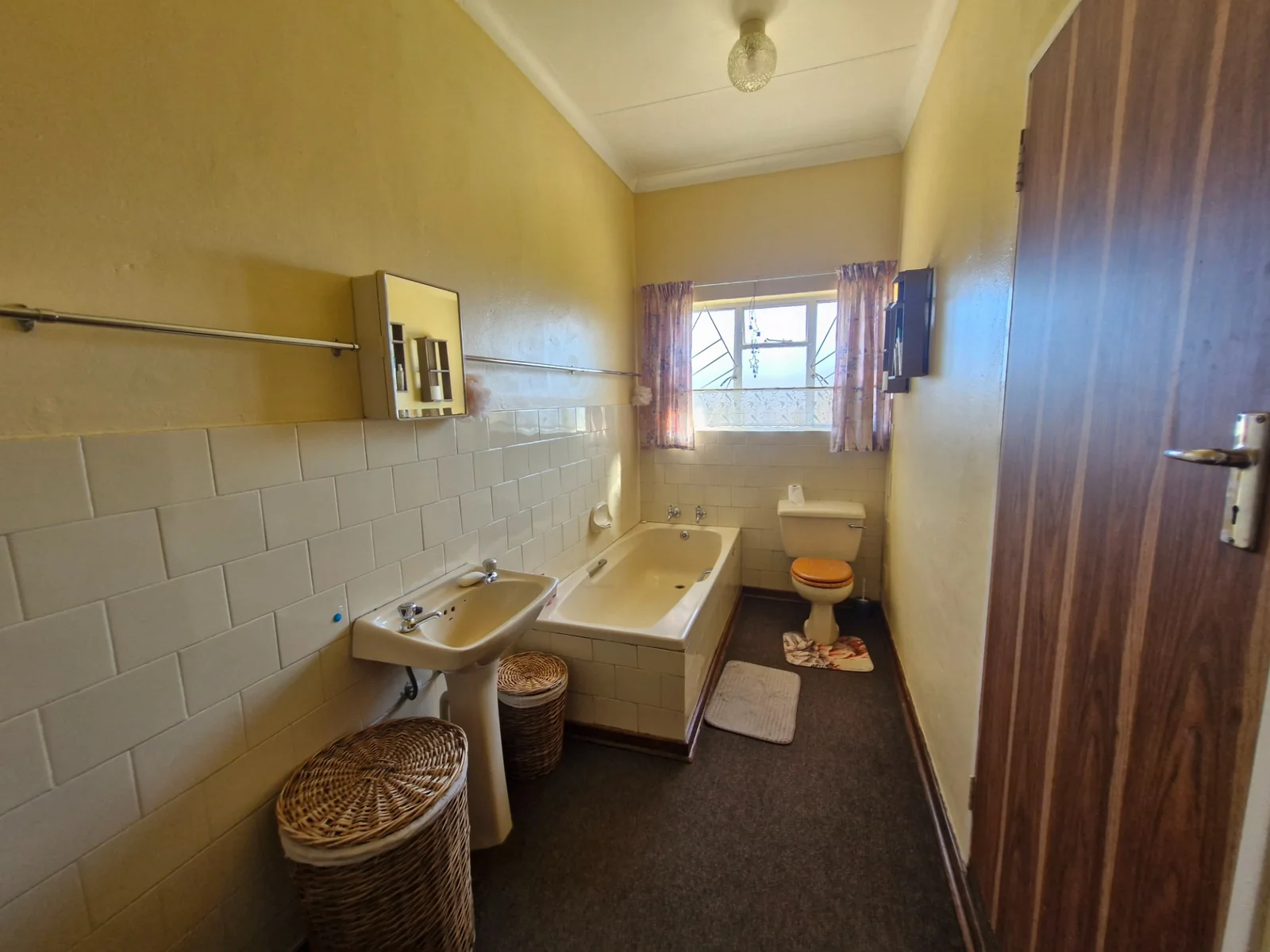 Sunny 5 Bedroom house in Panorama