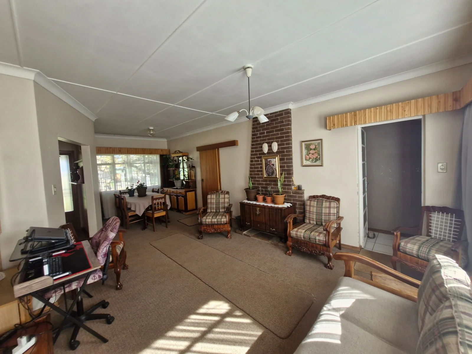 Sunny 5 Bedroom house in Panorama