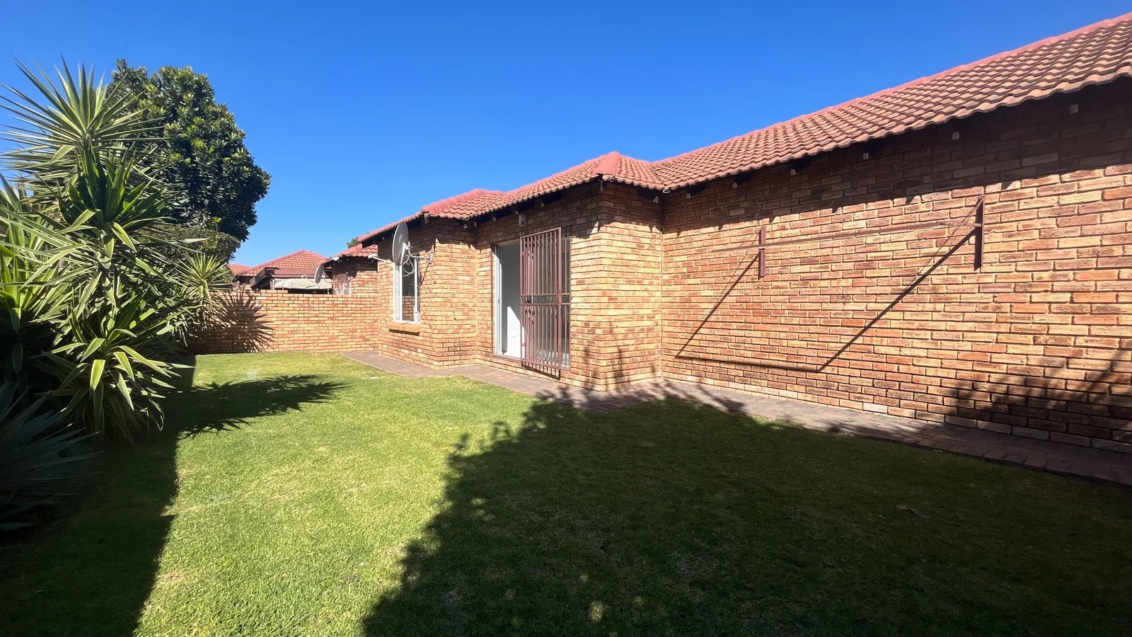 2 Bedroom Simplex to Rent in Wilgeheuwel