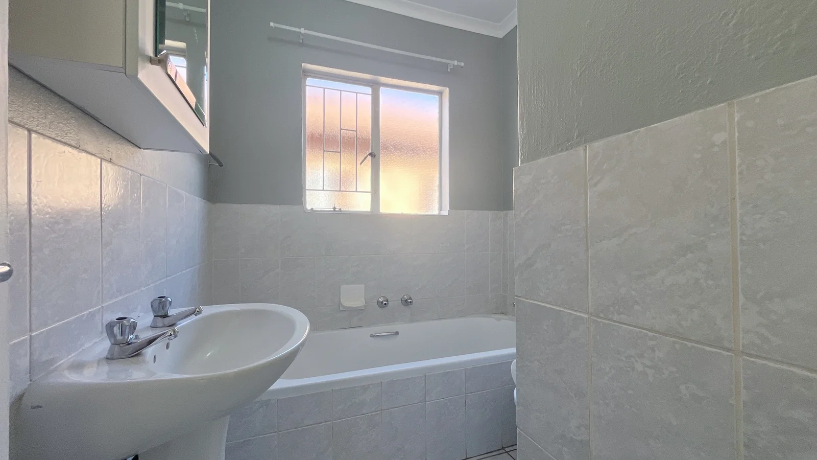 2 Bedroom Simplex to Rent in Wilgeheuwel