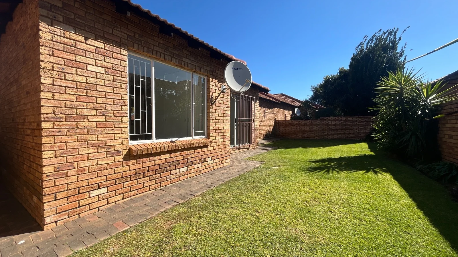 2 Bedroom Simplex to Rent in Wilgeheuwel
