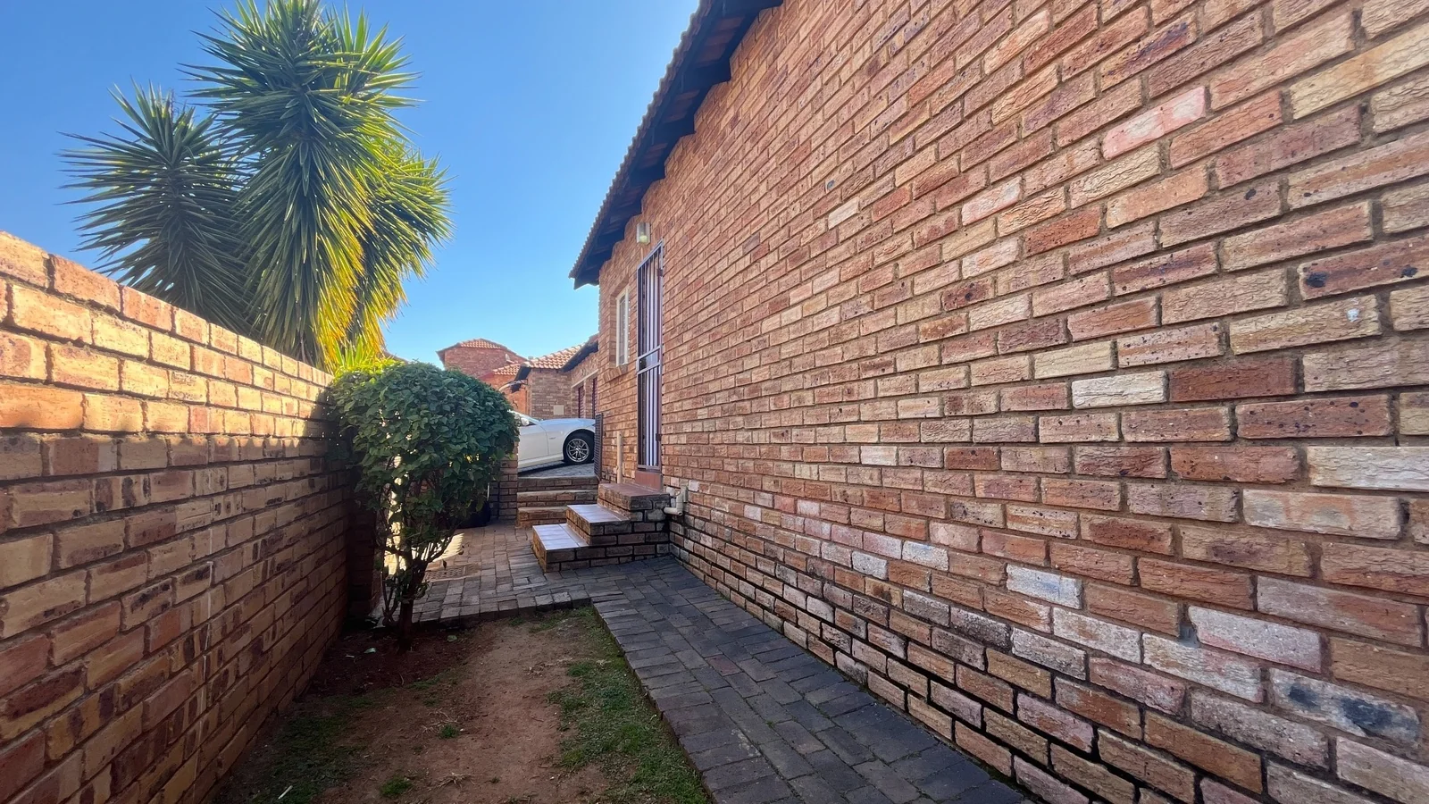 2 Bedroom Simplex to Rent in Wilgeheuwel