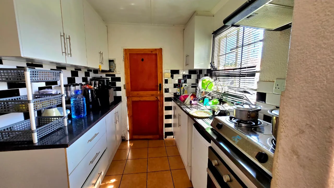 Perfect Starter Home in a Secure Complex
