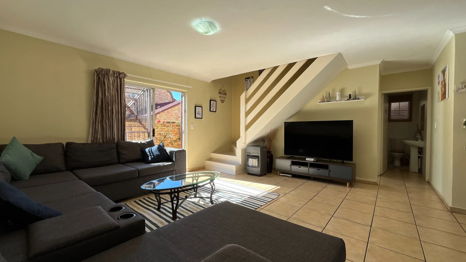 4 Bedroom Townhouse to Rent