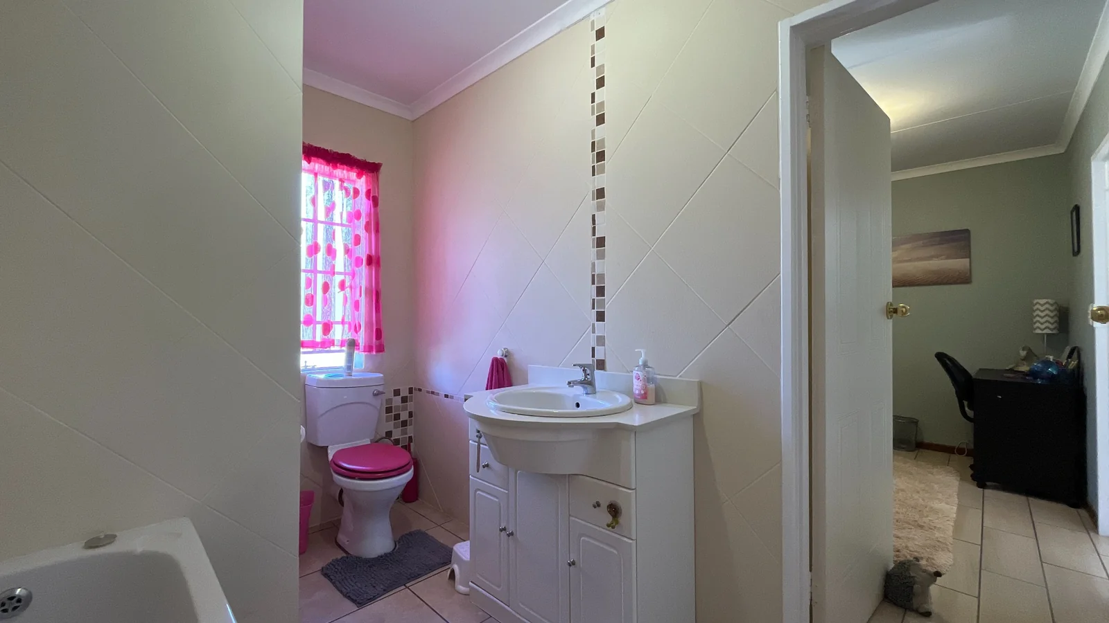 4 Bedroom Townhouse to Rent
