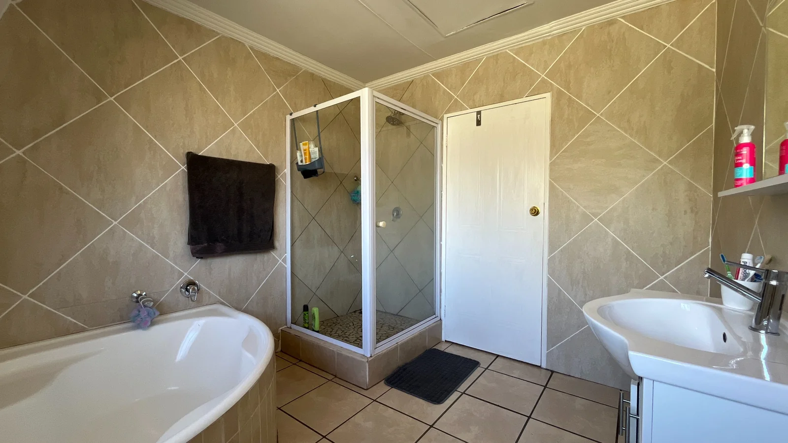 4 Bedroom Townhouse to Rent