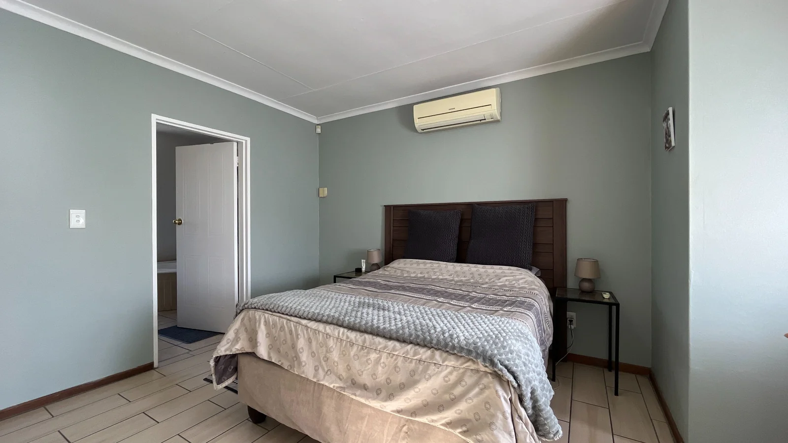 4 Bedroom Townhouse to Rent