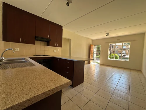 969 Sovereign, Strubensvallei, Roodepoort