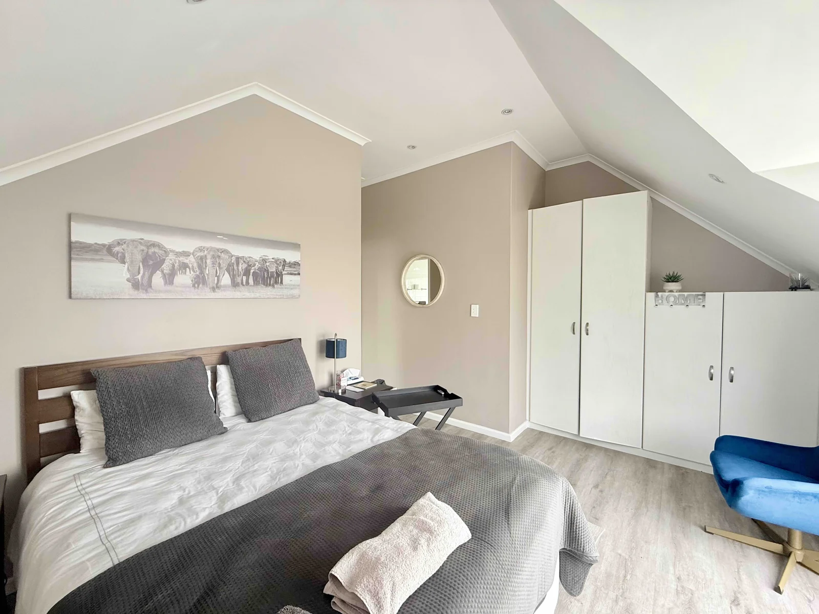 Spacious, bright and airy duplex 3 bedroom apartment, with stunning sea and mountain views.