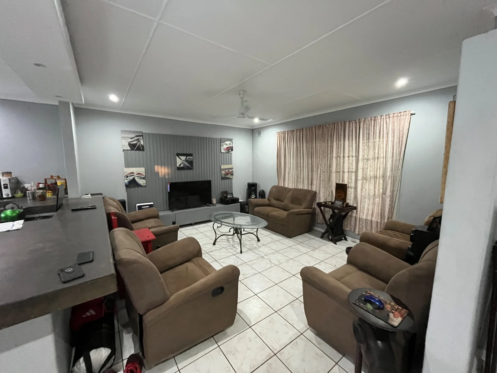 3 Bedroom home with 1 bedroom flat