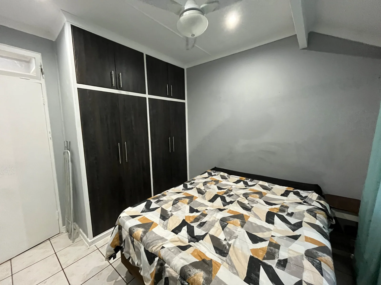 3 Bedroom home with 1 bedroom flat