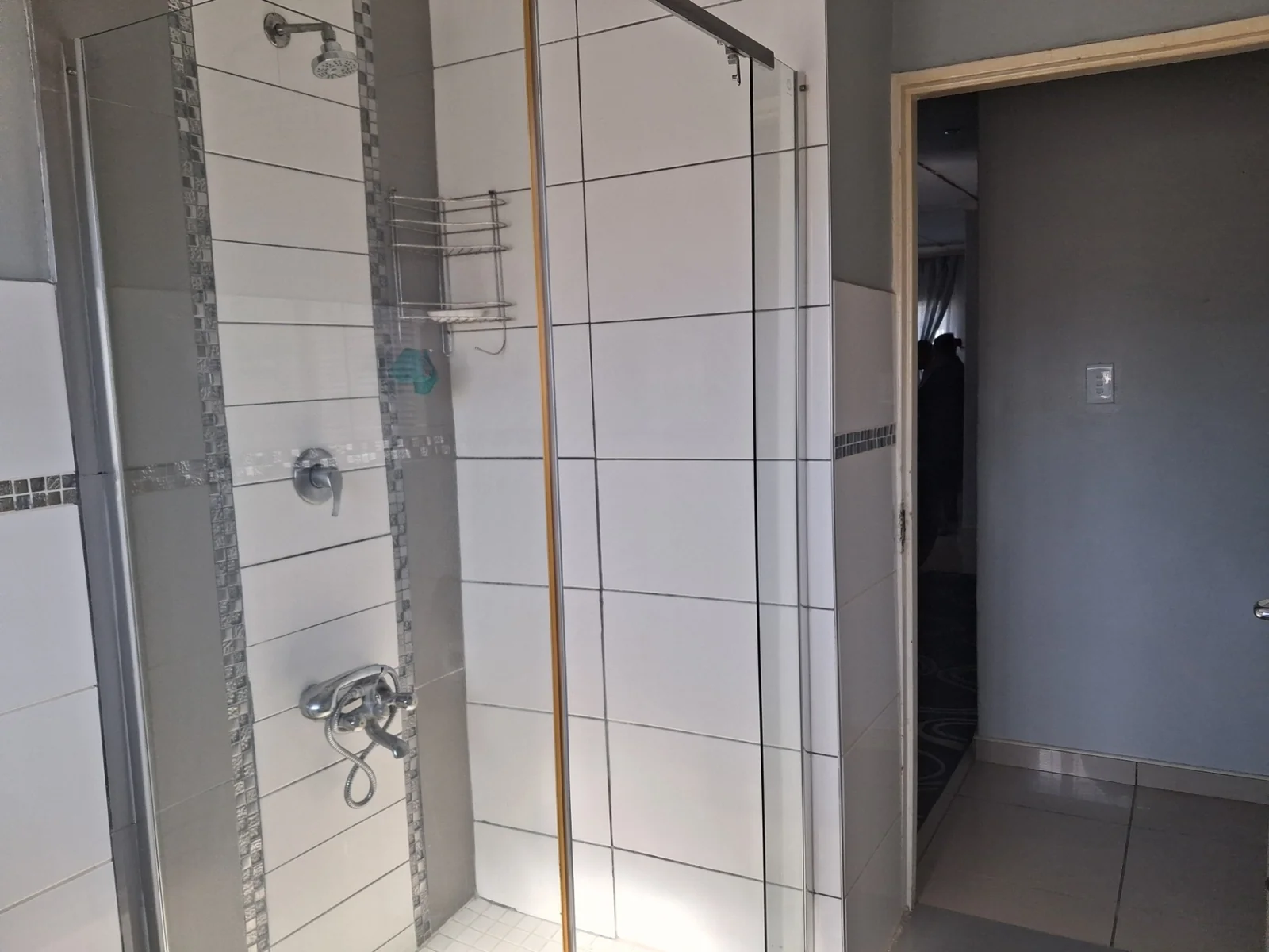SPACIOUS AND WELL DESIGNED HOME WITH A FLATLET