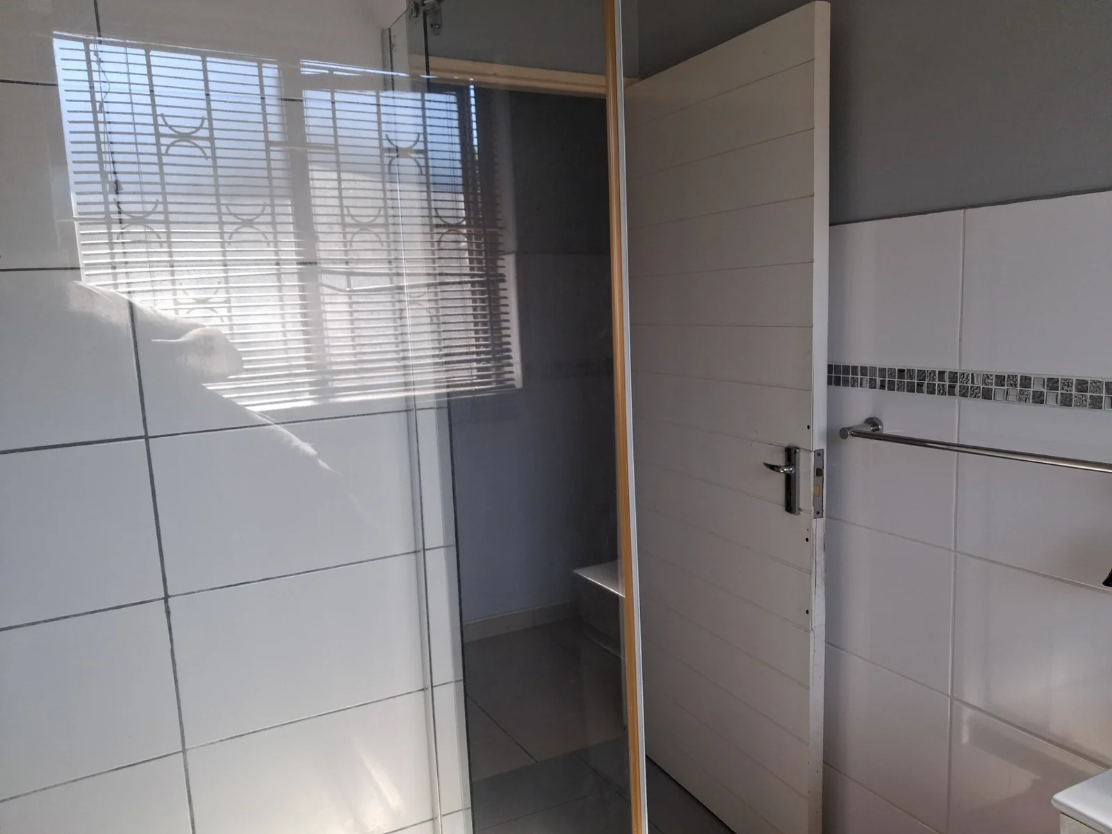 SPACIOUS AND WELL DESIGNED HOME WITH A FLATLET