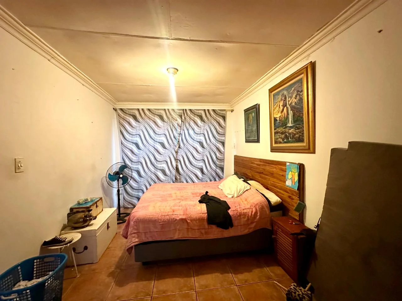 SPACIOUS FAMILY HOME WITH INCOME FLATLET & EXPANSIVE GARDEN