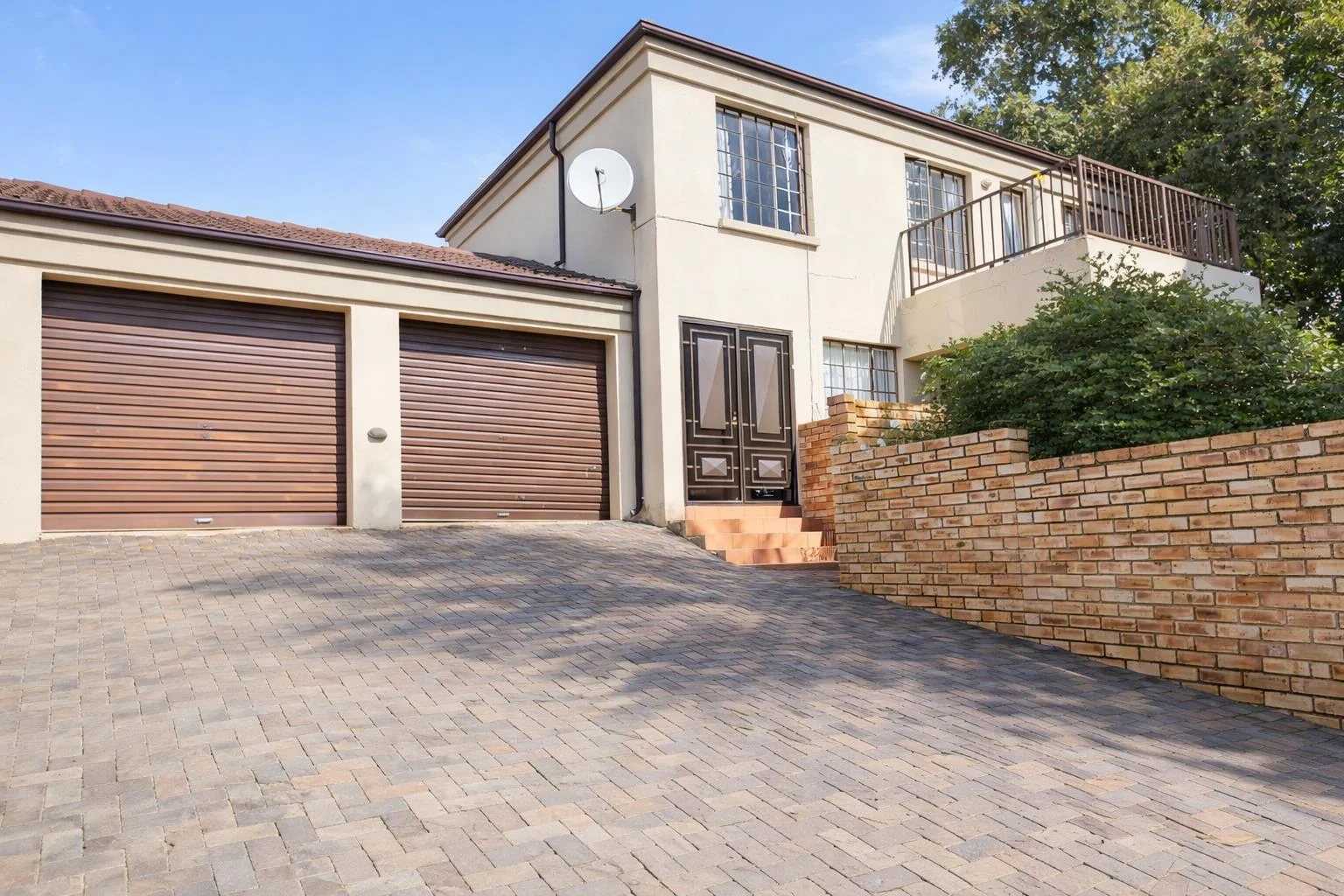 Set within one of Amorosa’s most sought-after Sectional Title complexes.