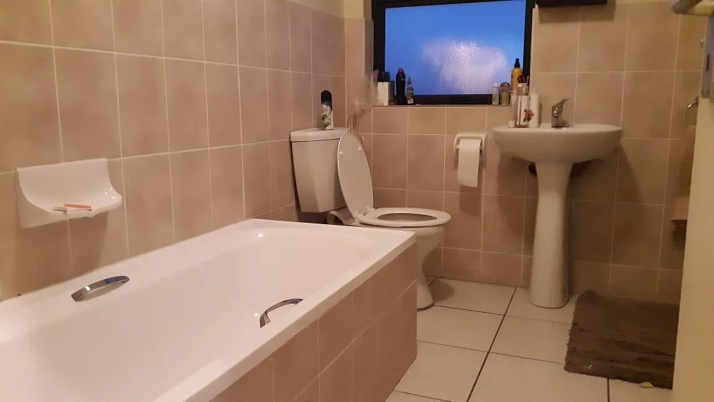 Neat, Secure 1 bedroom apartment in Royal Ascot