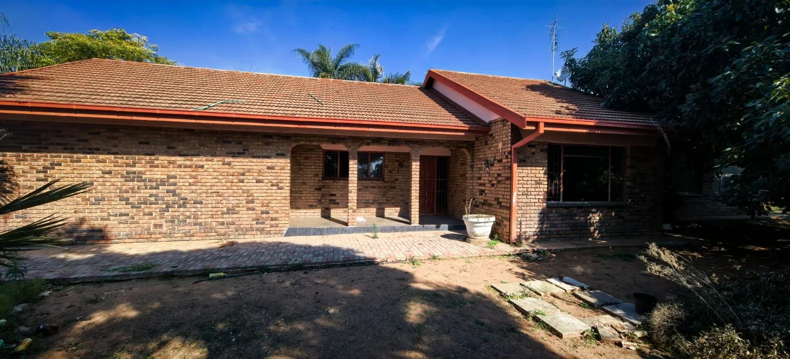 A Timeless 3 Bedroom Gem in the Heart of Ivy Park
