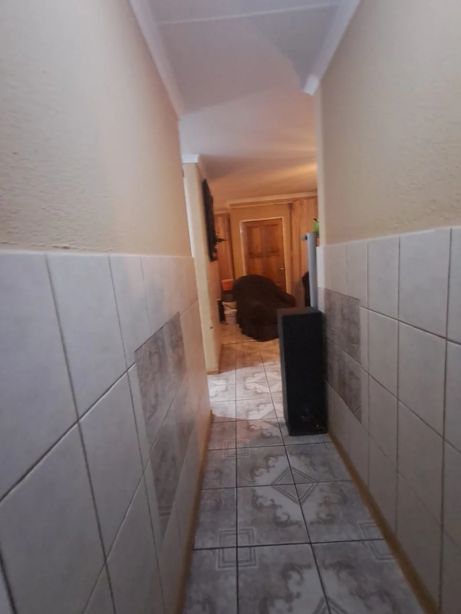3 Bedroom House for Sale in Tlhabane West