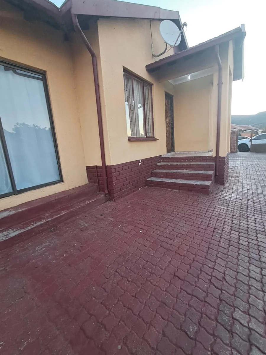 3 Bedroom House for Sale in Tlhabane West