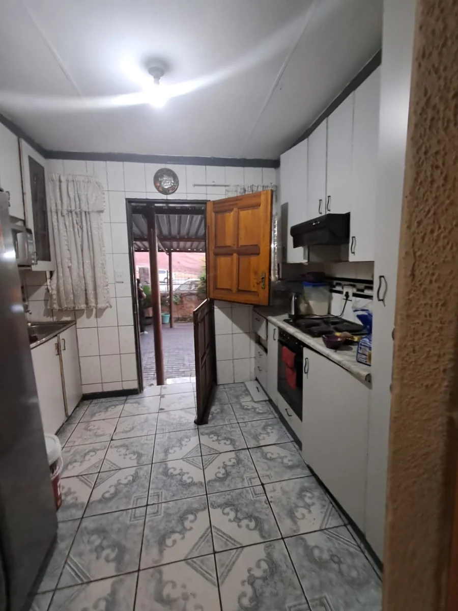 3 Bedroom House for Sale in Tlhabane West