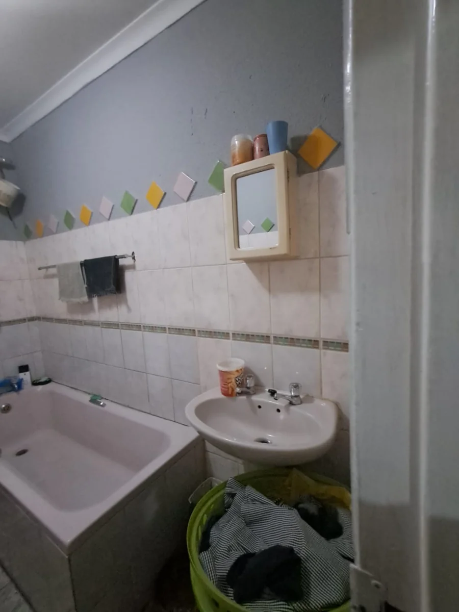 3 Bedroom House for Sale in Tlhabane West
