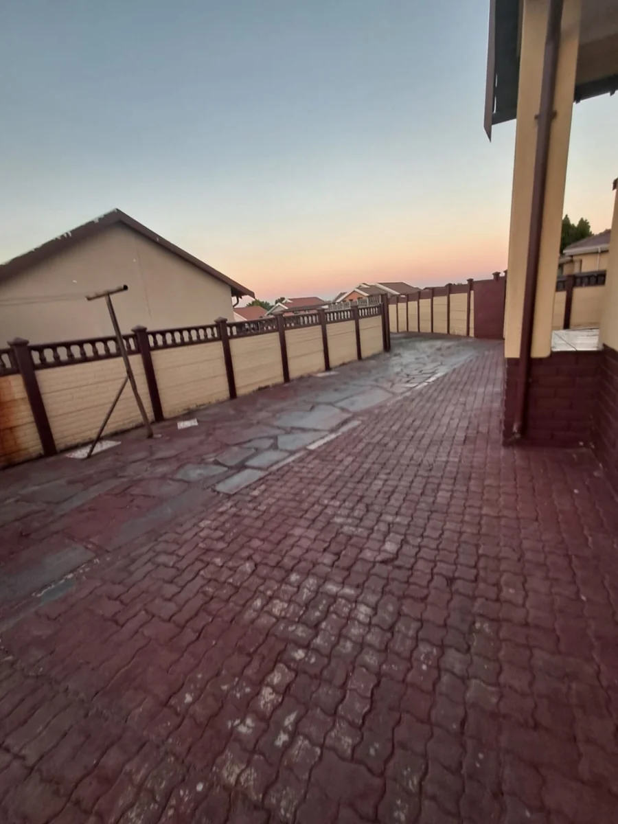 3 Bedroom House for Sale in Tlhabane West