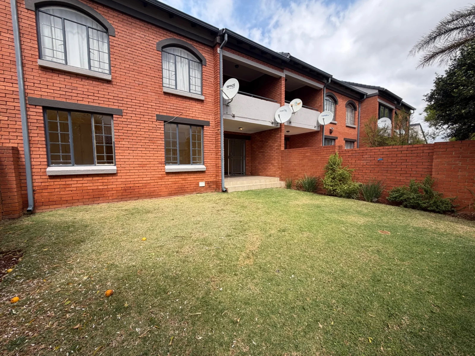NEW LISTING .... DOUBLE SECURITY AND A LARGE PRIVATE GARDEN!