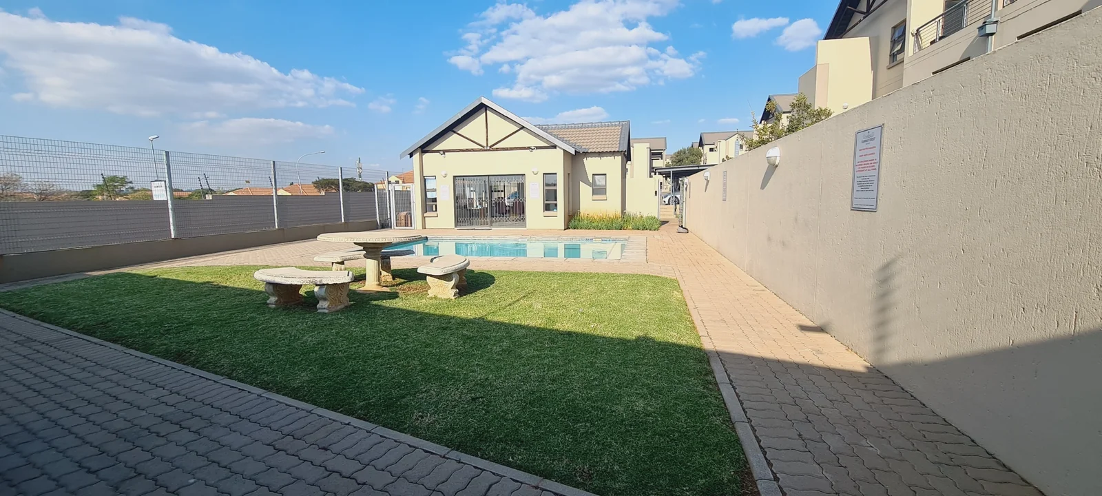 Sought after 2-bedroom Apartment for Investors dream or young couple
