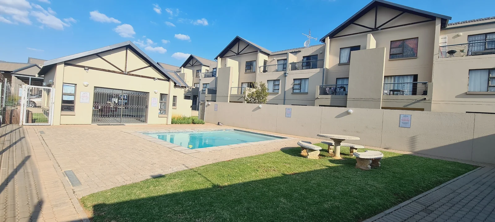 Sought after 2-bedroom Apartment for Investors dream or young couple