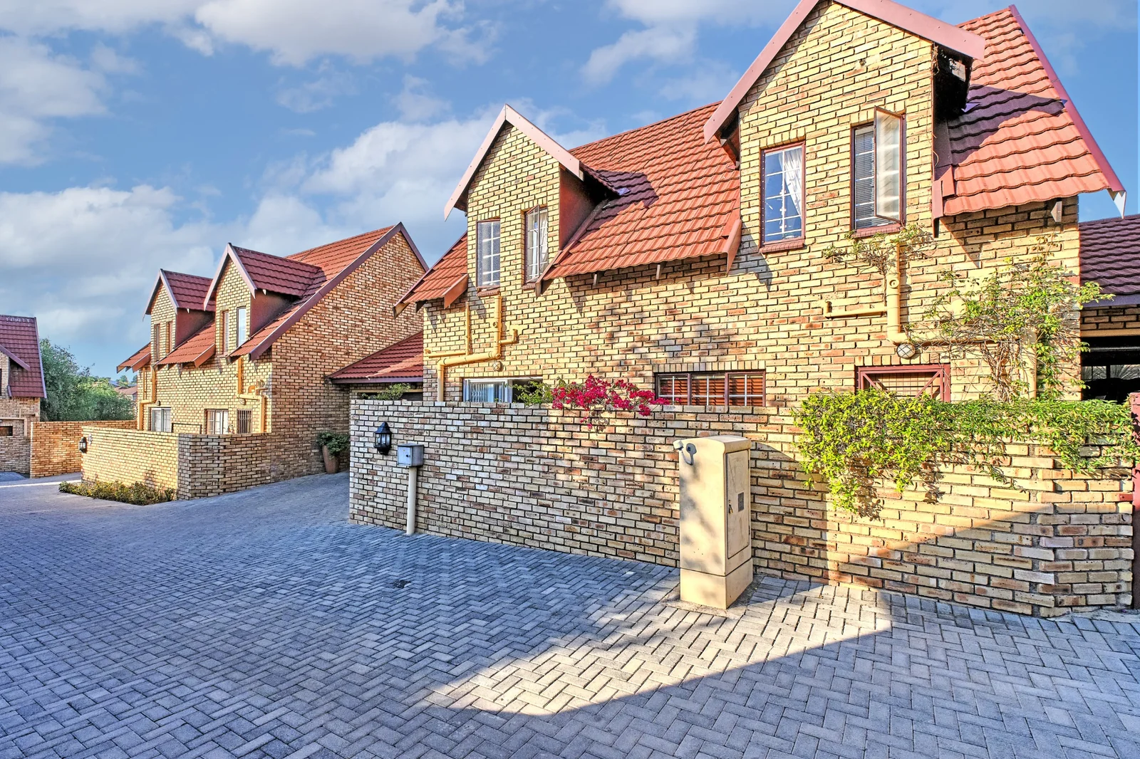 4 Bedroom Townhouse for Sale