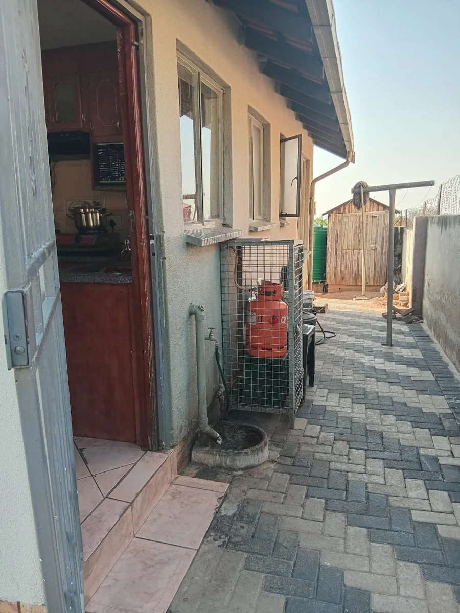 3 Bedroom House for Sale inTlhabane West