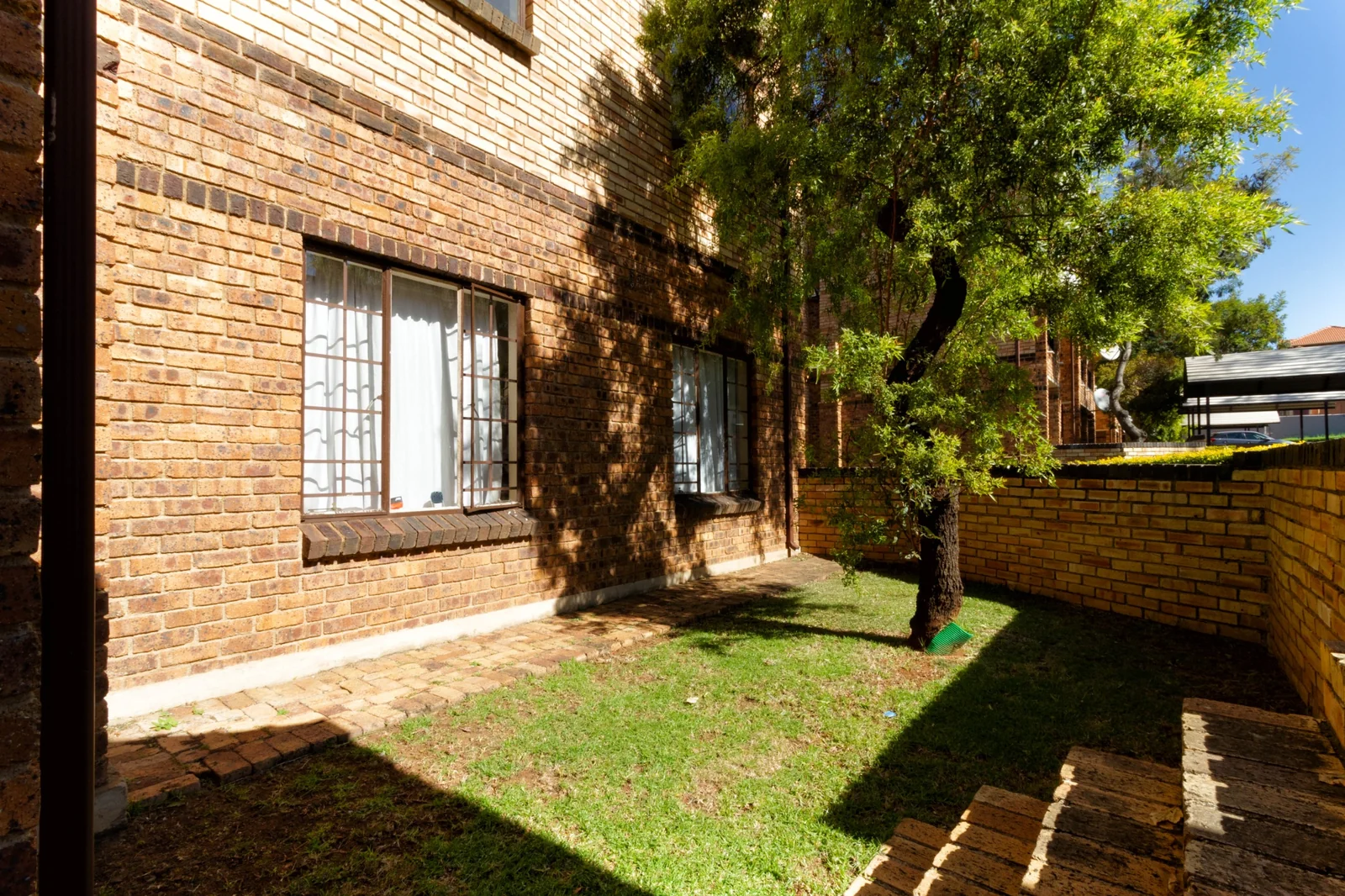 Ground floor aparment for Sale In Halfway Gardens