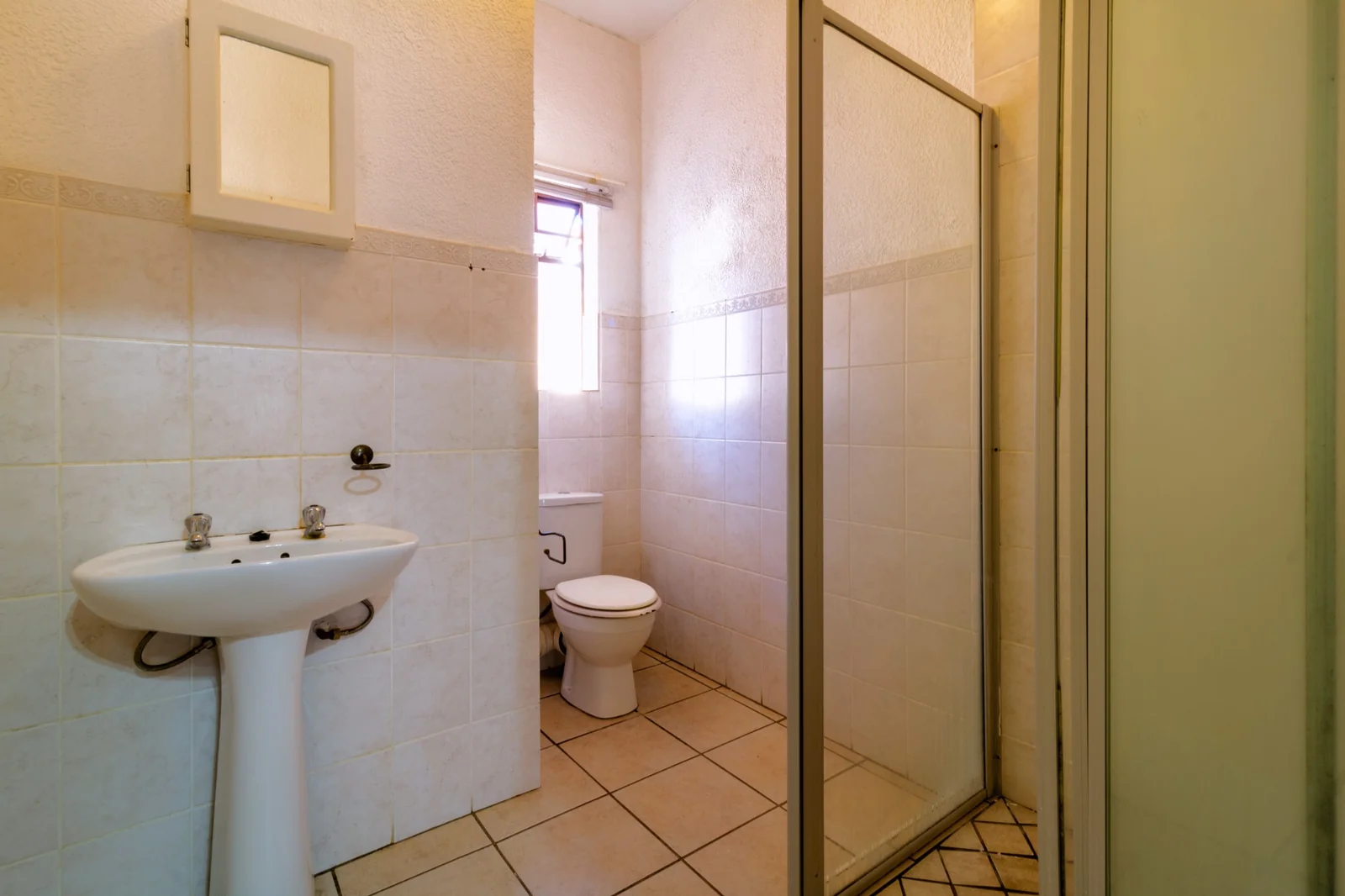 Ground floor aparment for Sale In Halfway Gardens