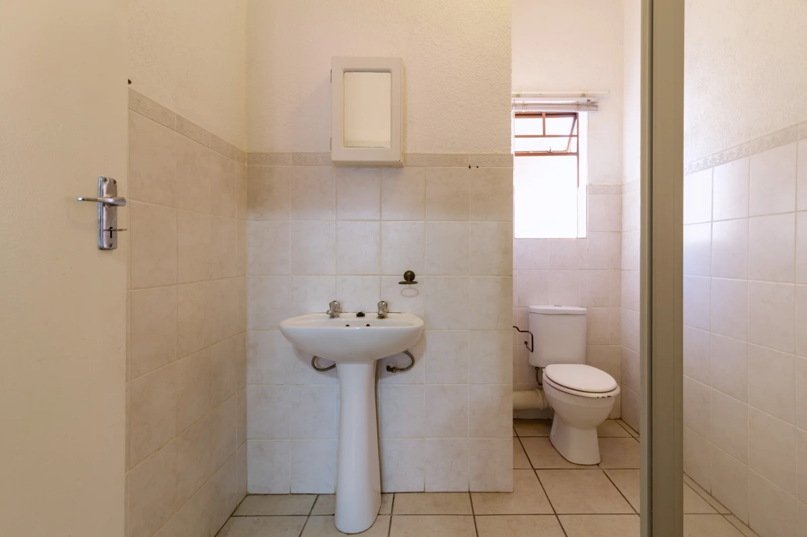 Ground floor aparment for Sale In Halfway Gardens