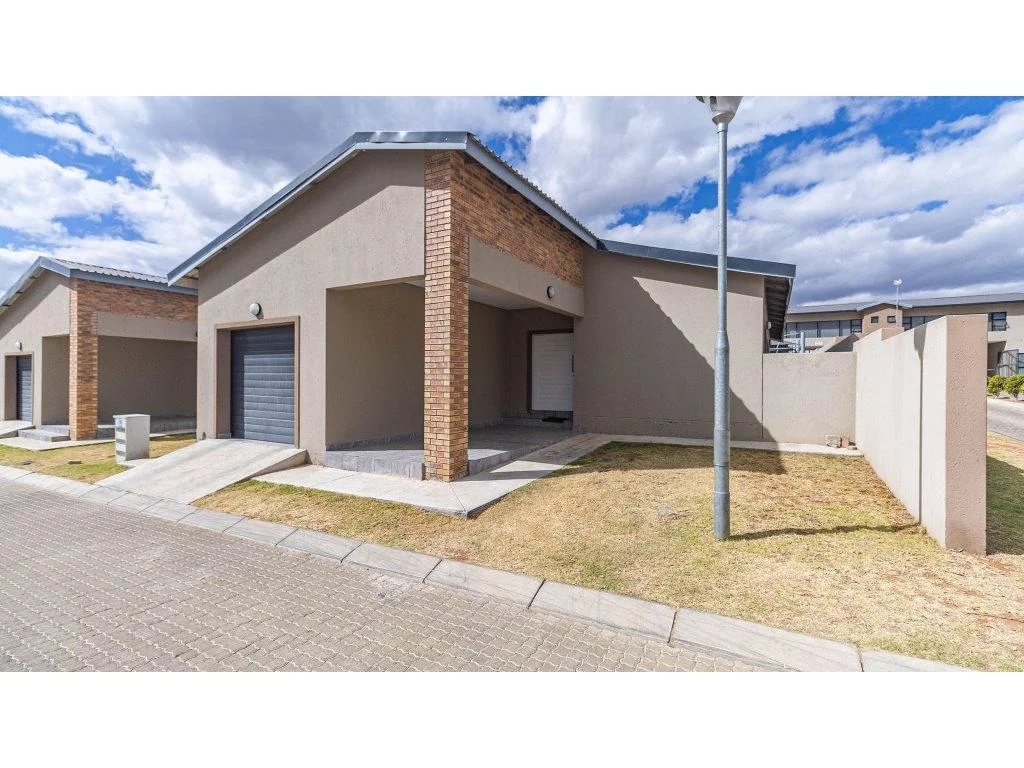 Modern 3-Bedroom Cluster Home in Bendor