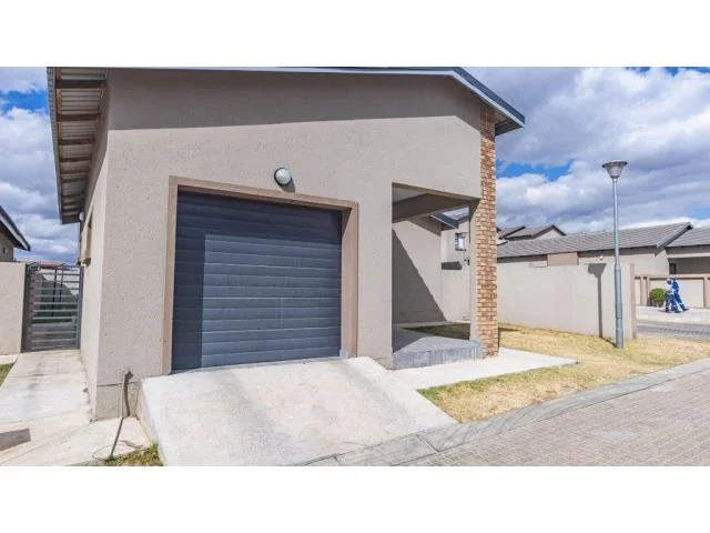 Modern 3-Bedroom Cluster Home in Bendor