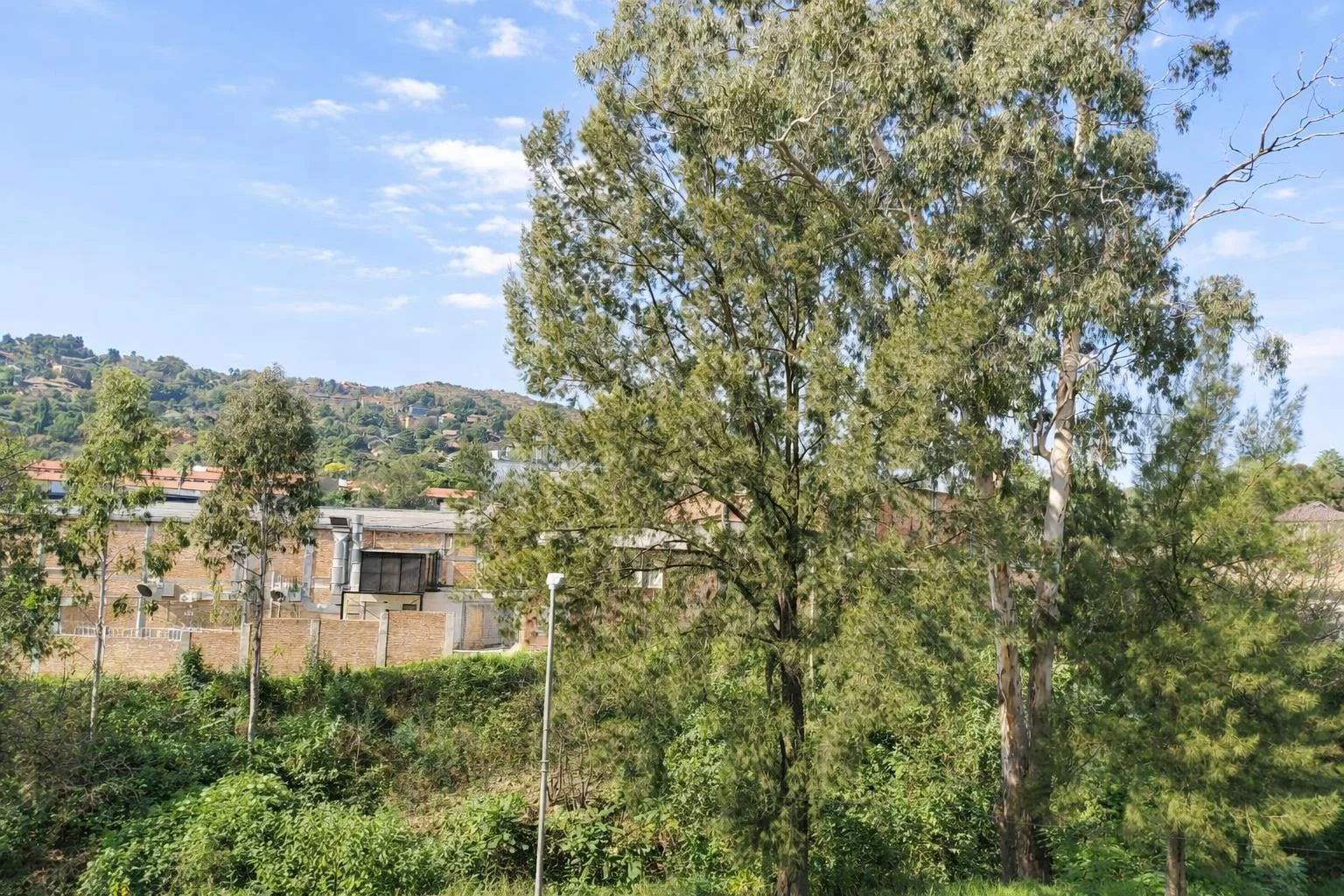 Super Cute 2 bedroom Unit on 2nd floor with stunning views