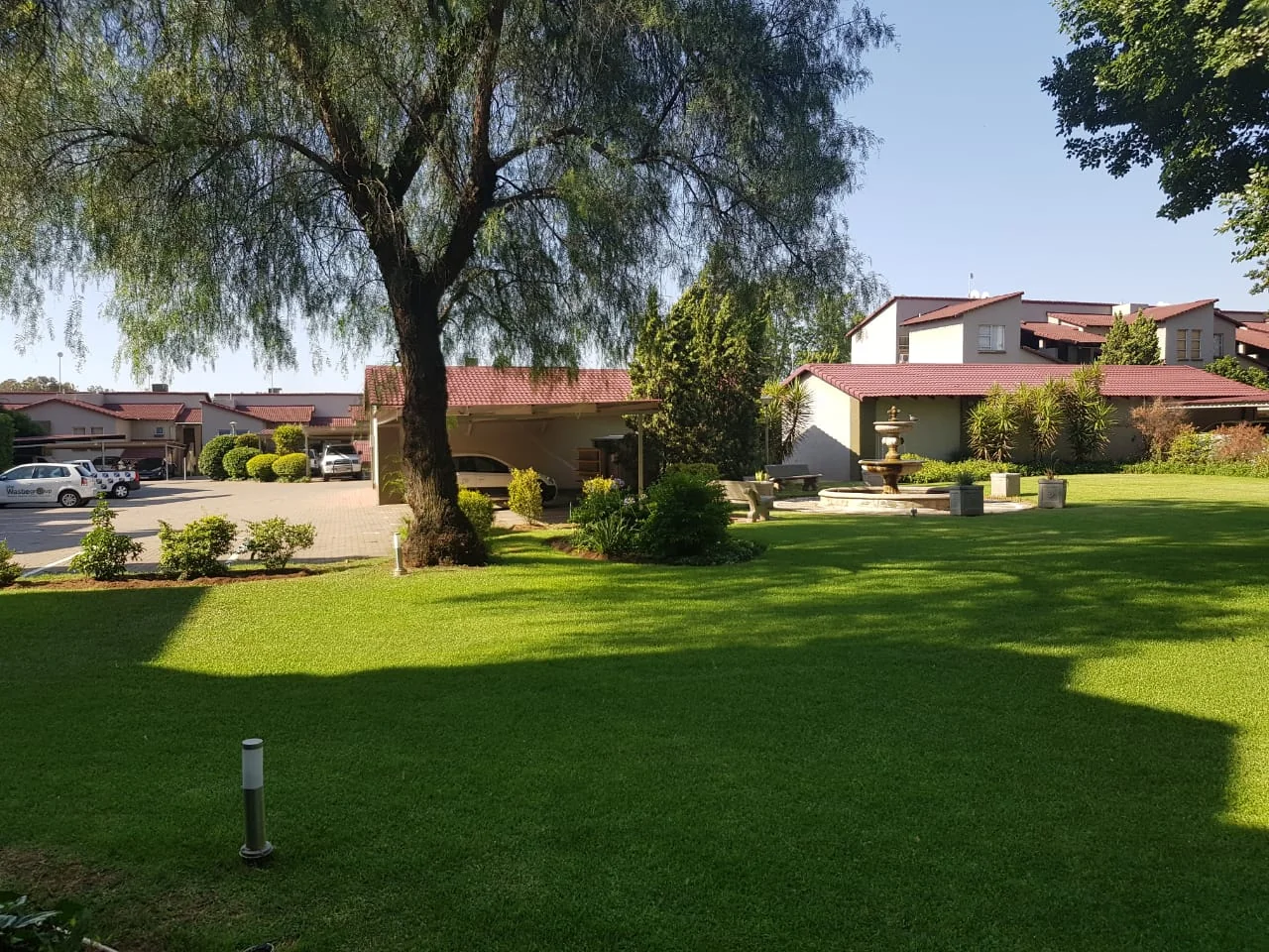 Stunning 3 bedroom townhouse at Clavadel to let.