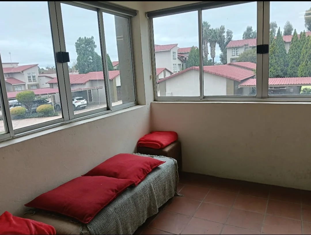 Stunning 3 bedroom townhouse at Clavadel to let.