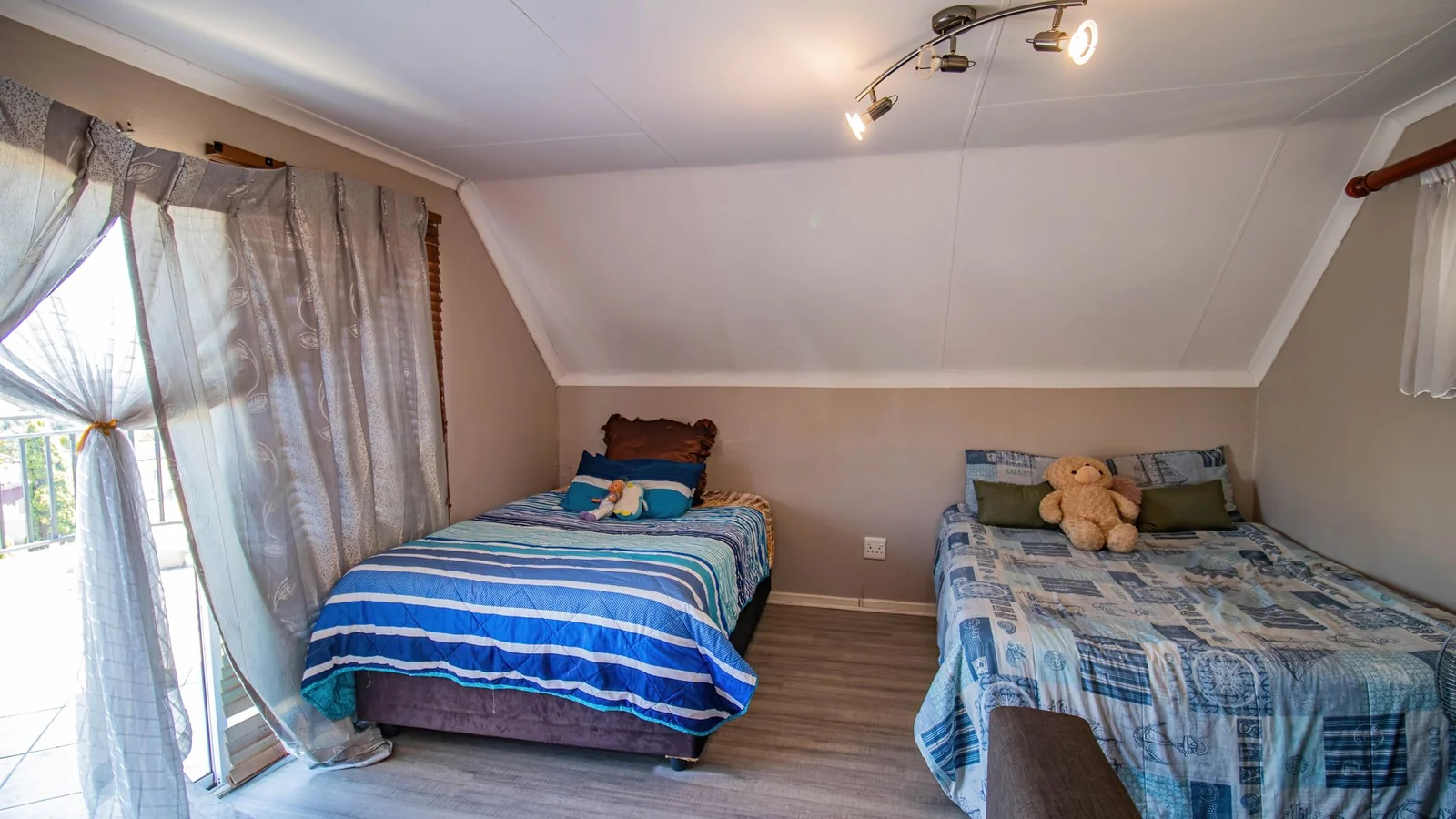Executive 3-Bedroom Duplex Apartment | Secure Living in Carlswald/Halfway Gardens