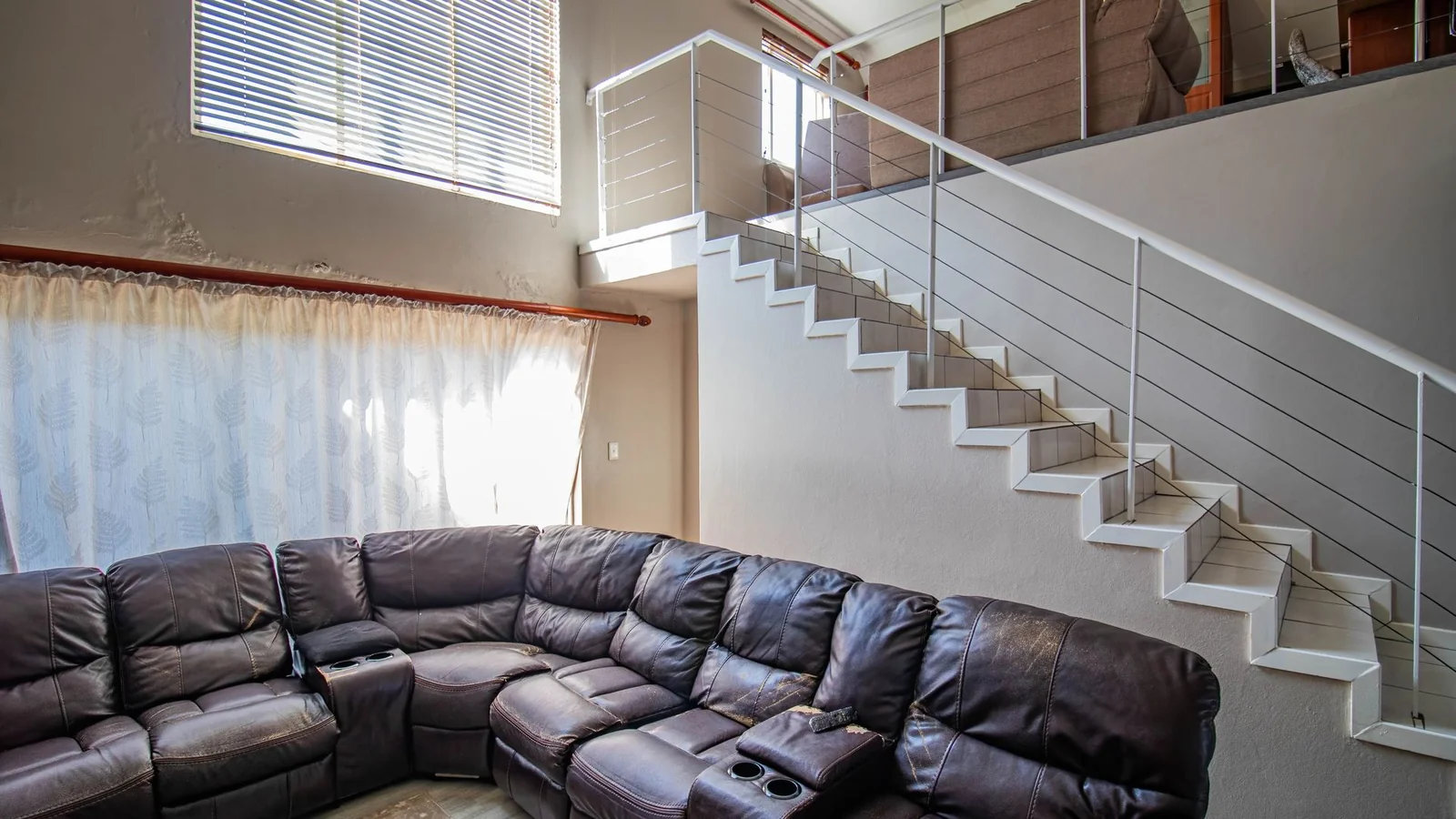 Executive 3-Bedroom Duplex Apartment | Secure Living in Carlswald/Halfway Gardens