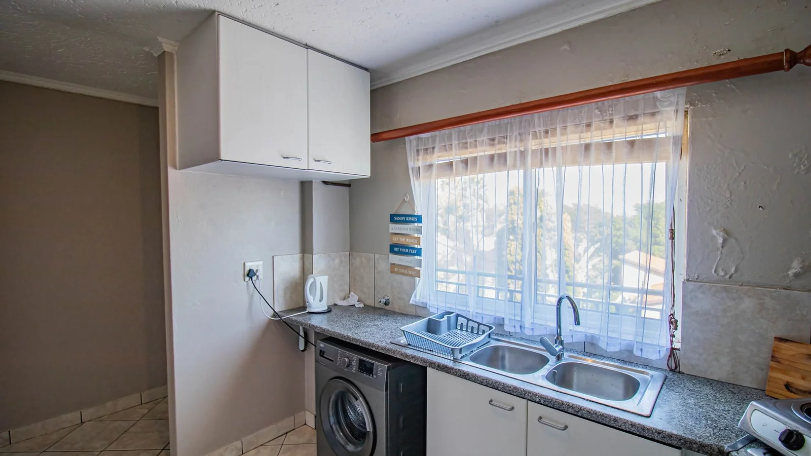 Executive 3-Bedroom Duplex Apartment | Secure Living in Carlswald/Halfway Gardens