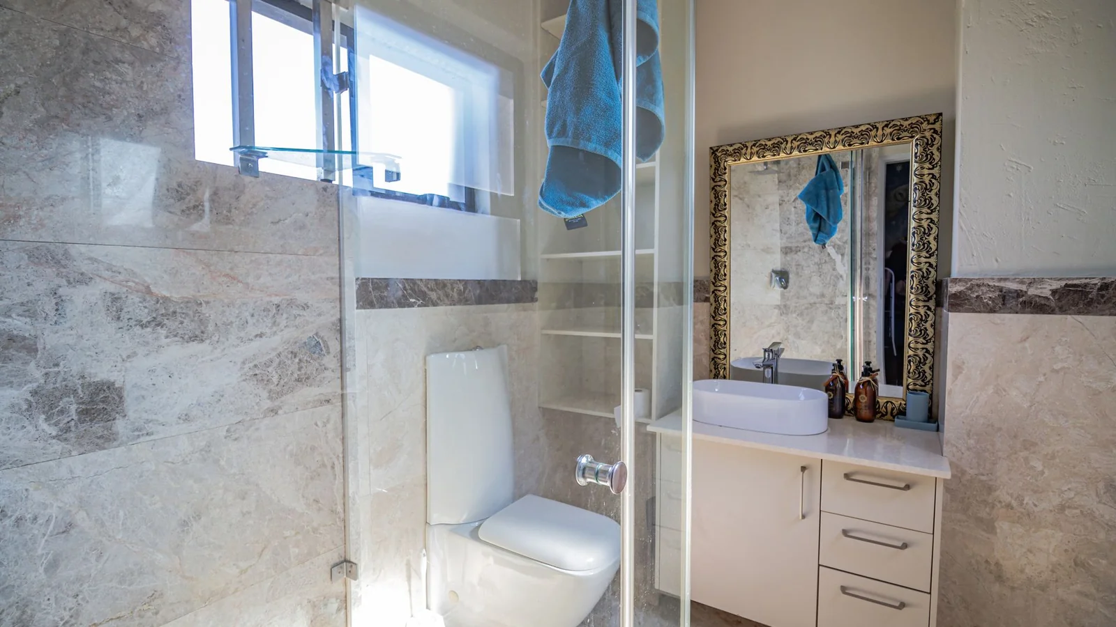 Luxury 5-Bedroom Estate Home in Blue Valley Golf Estate