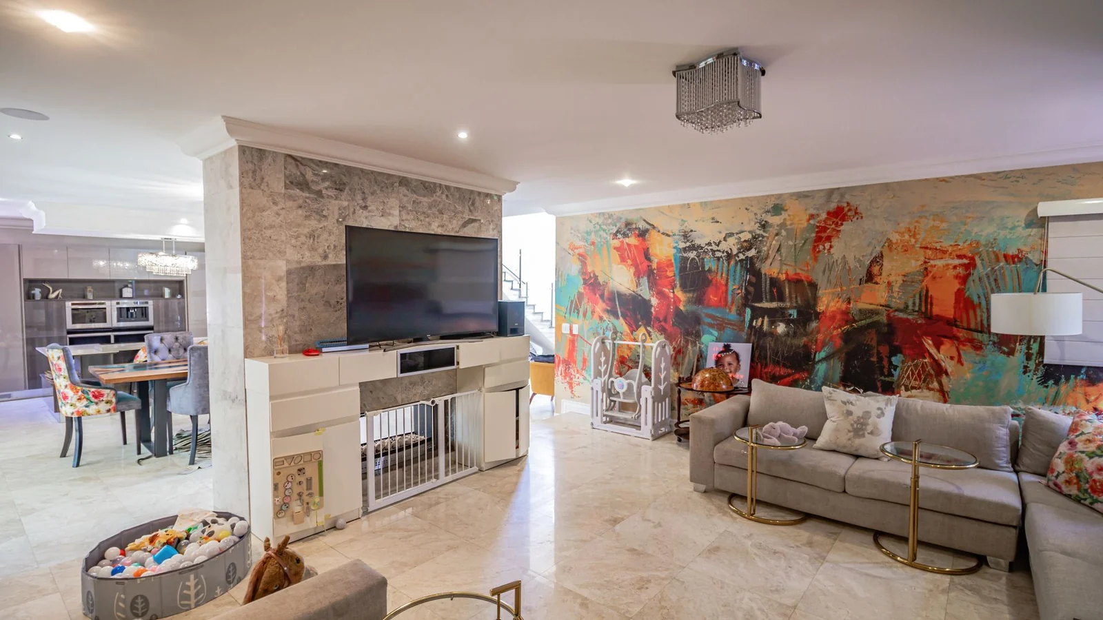 Luxury 5-Bedroom Estate Home in Blue Valley Golf Estate