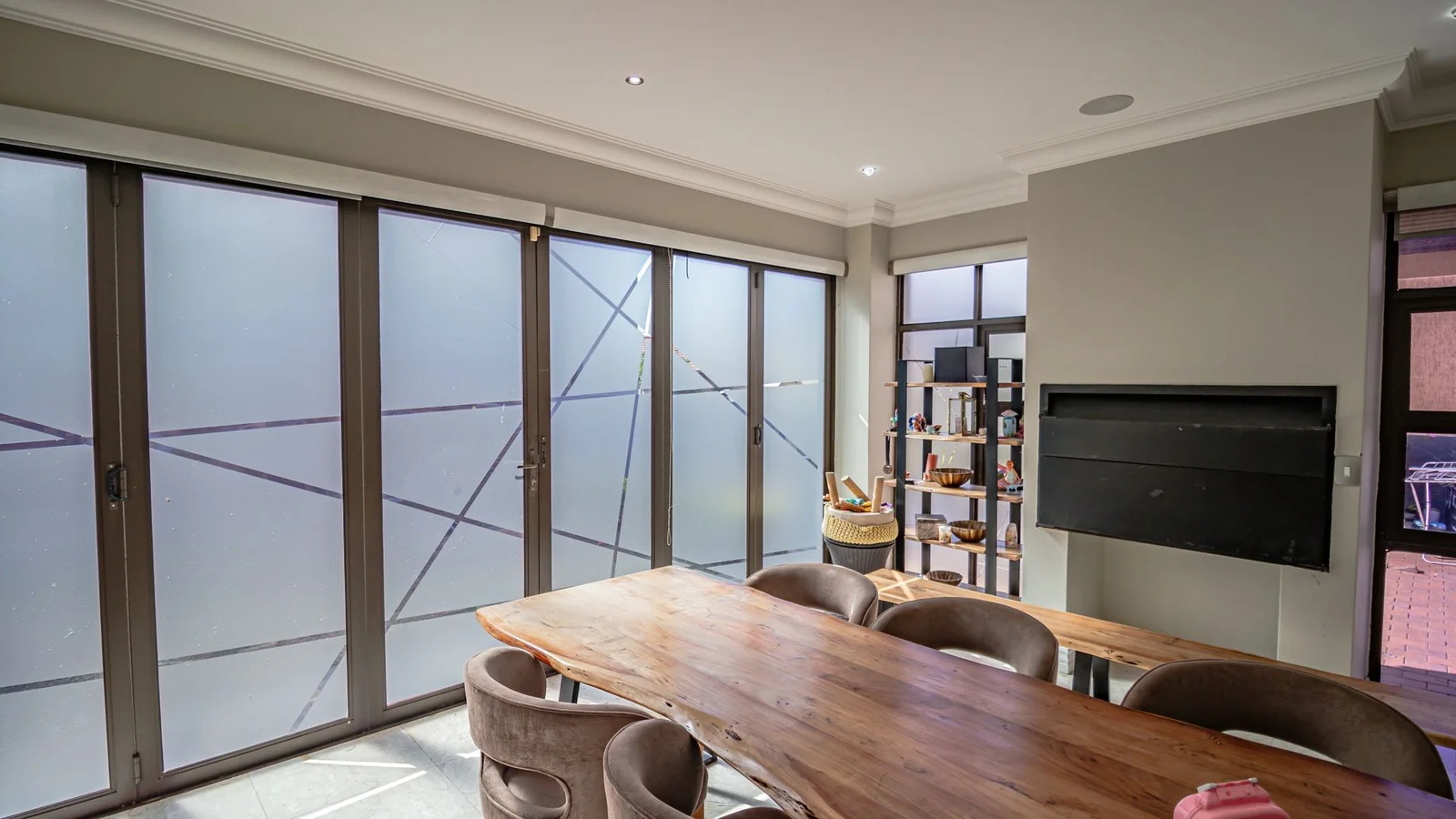 Luxury 5-Bedroom Estate Home in Blue Valley Golf Estate