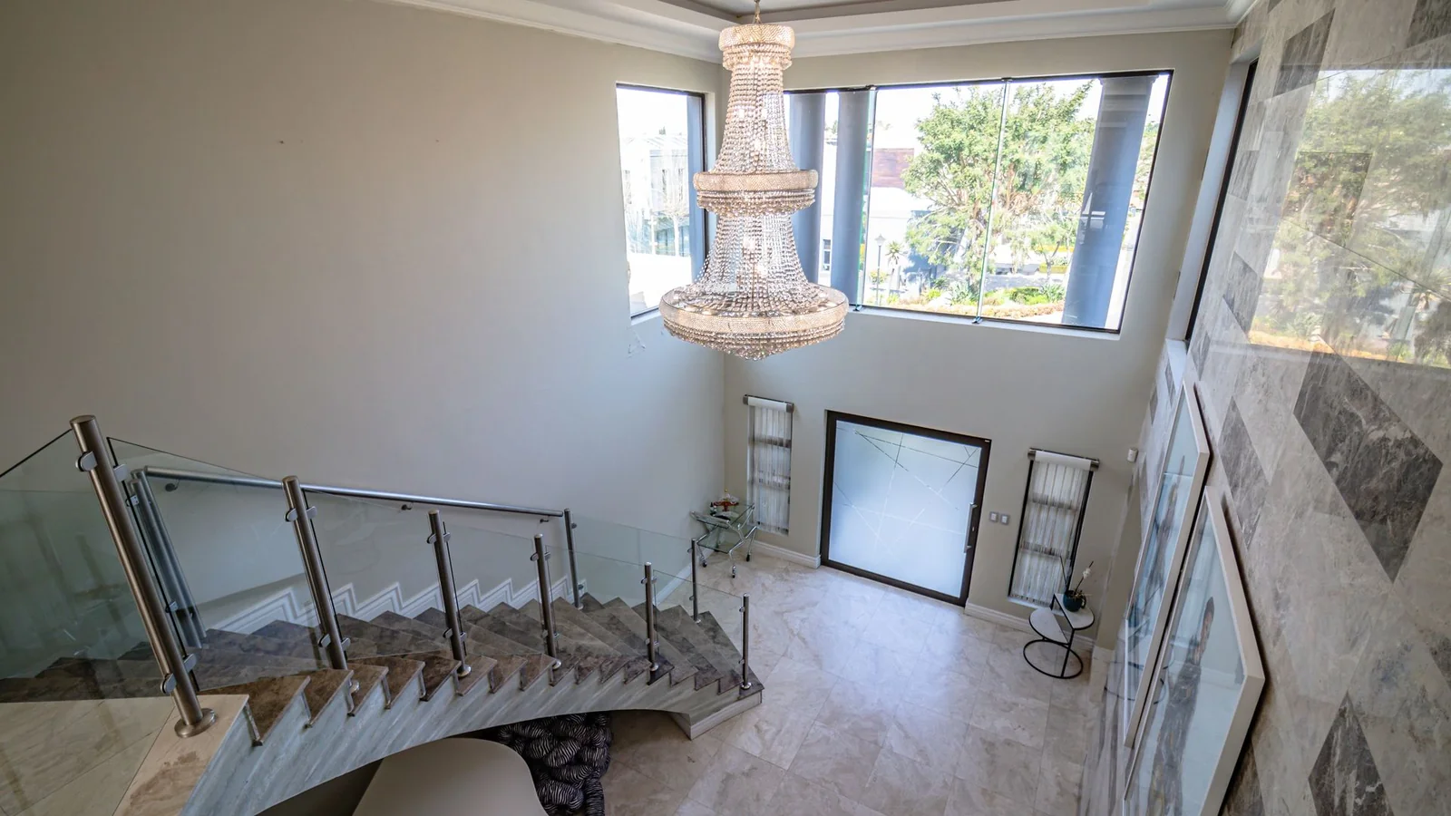 Luxury 5-Bedroom Estate Home in Blue Valley Golf Estate