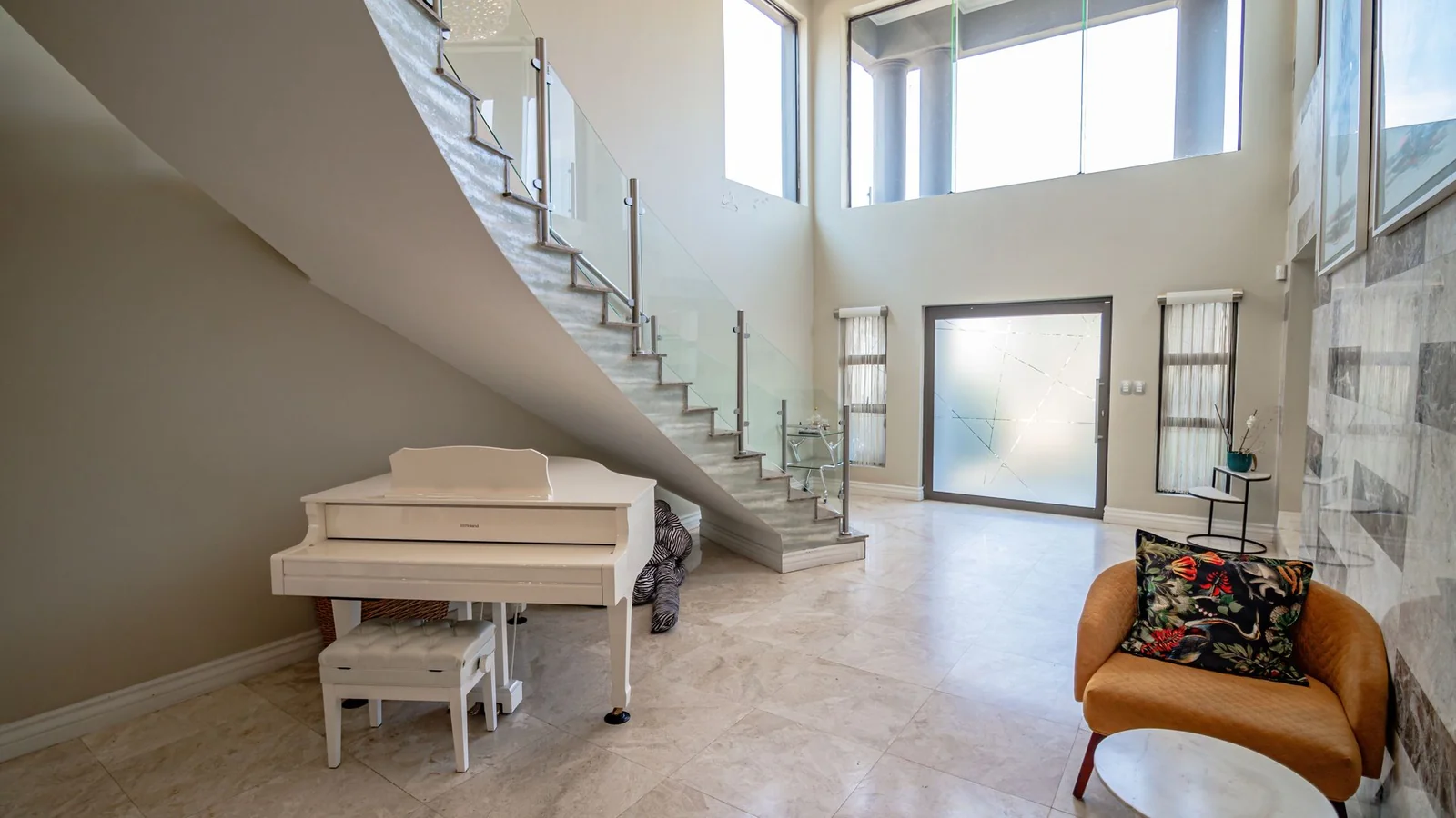 Luxury 5-Bedroom Estate Home in Blue Valley Golf Estate