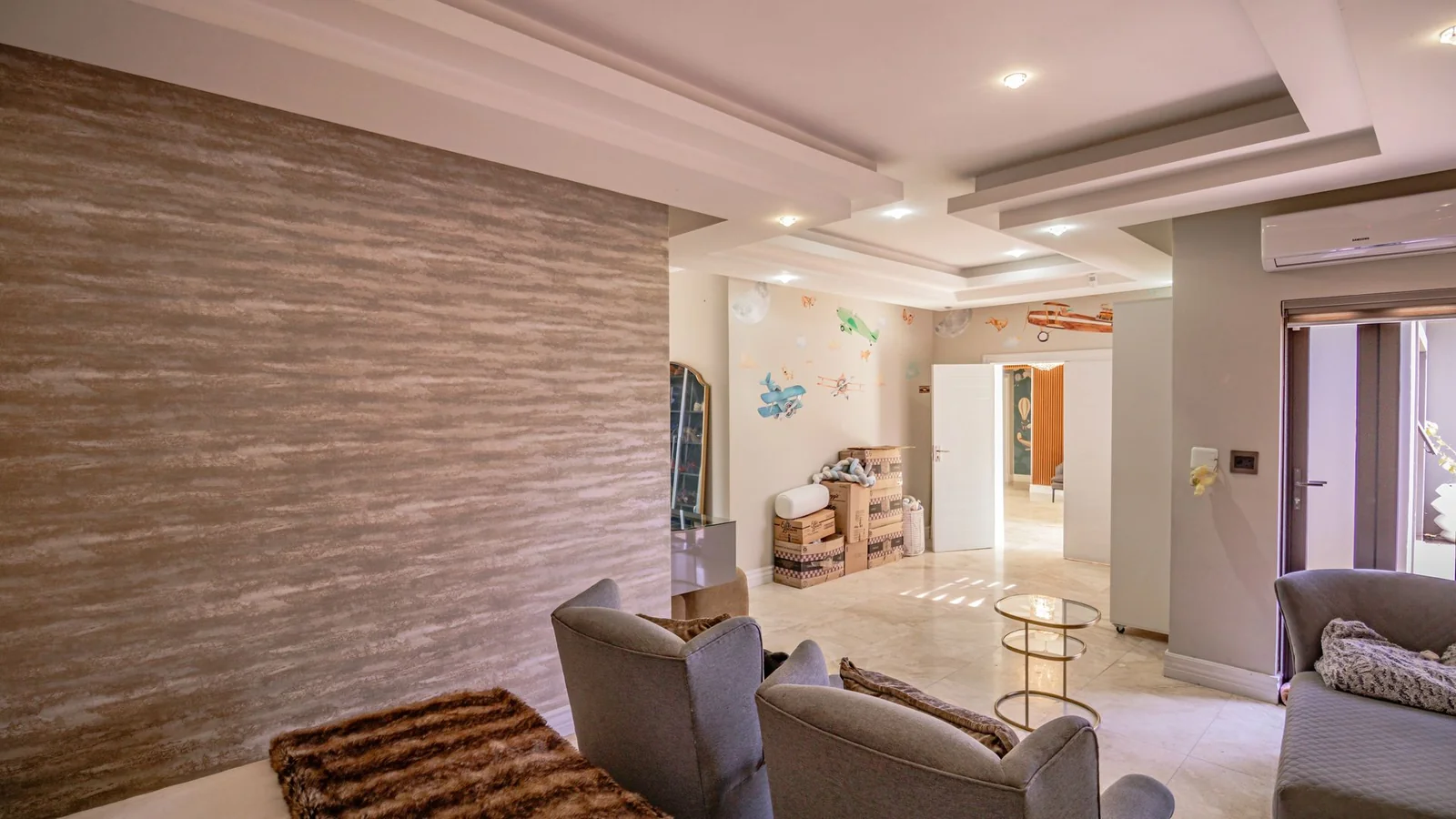 Luxury 5-Bedroom Estate Home in Blue Valley Golf Estate
