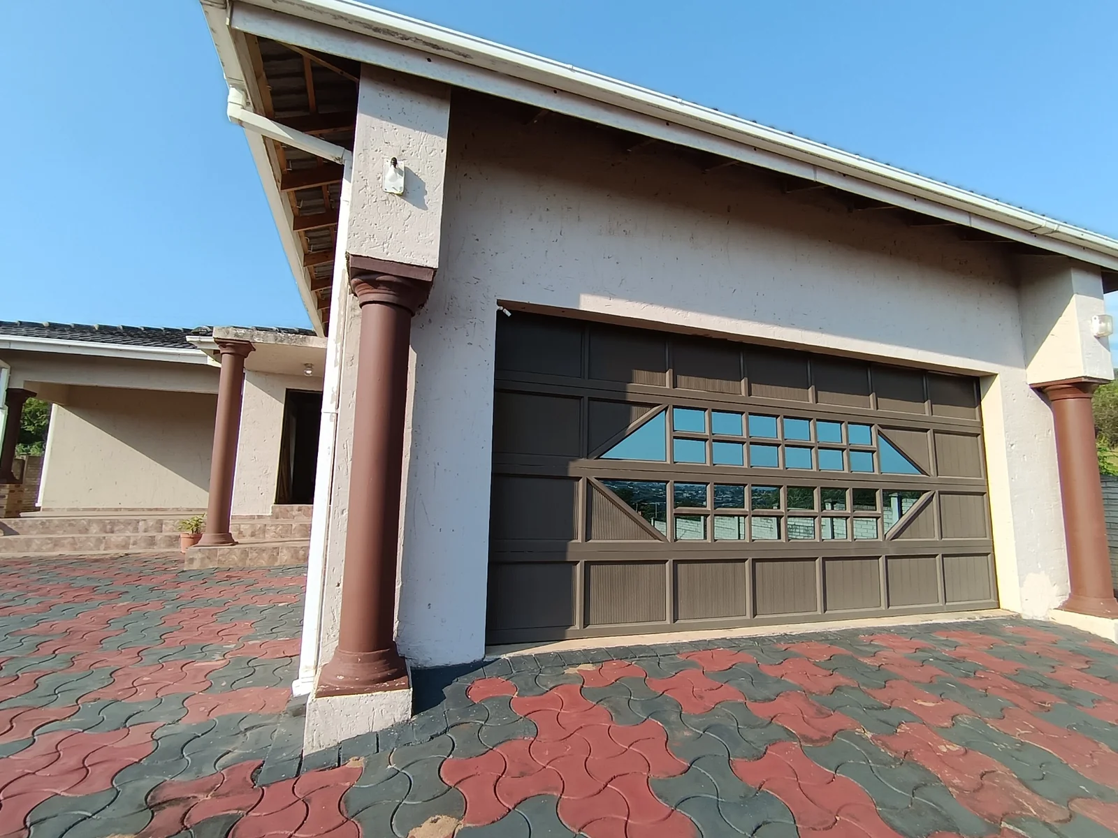 4 Bedroom home waiting for new owners.