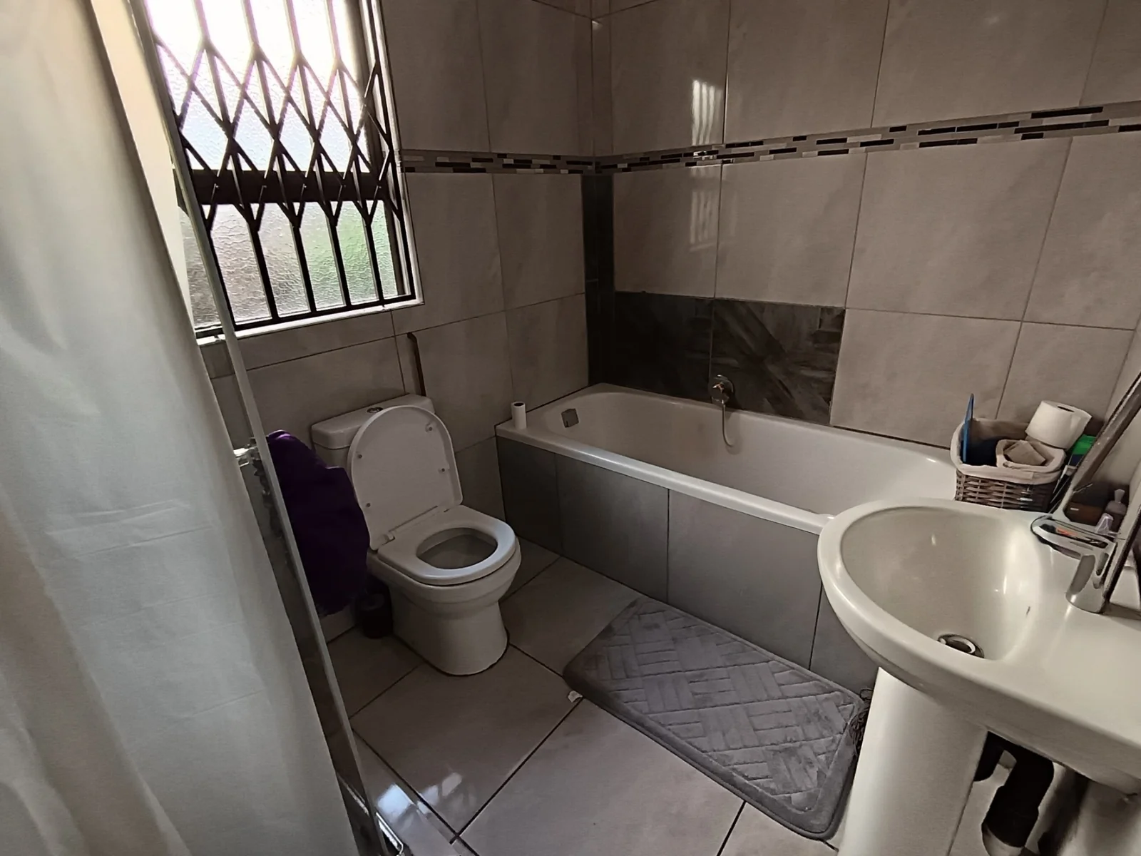 4 Bedroom home waiting for new owners.